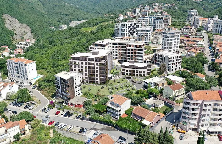 Becici, Karadağ’da Deniz Manzaralı Yeni Özel Konut Projesi